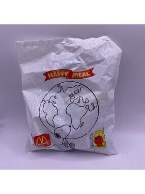 Vintage 1999 McDonald’s Happy Meal Peanuts Around The World Snoopy Mystery Toy